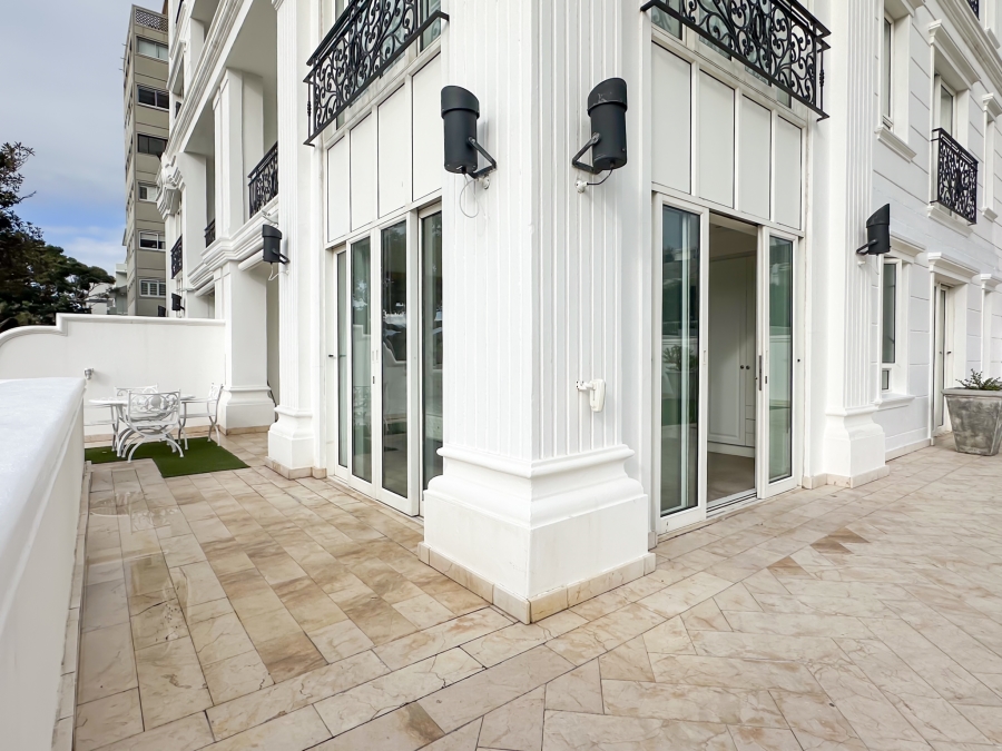 2 Bedroom Property for Sale in Sea Point Western Cape